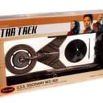 Polar Lights Star Trek Discovery U.S.S. Discovery NCC-1031 Prebuilt 1:2500 Ship